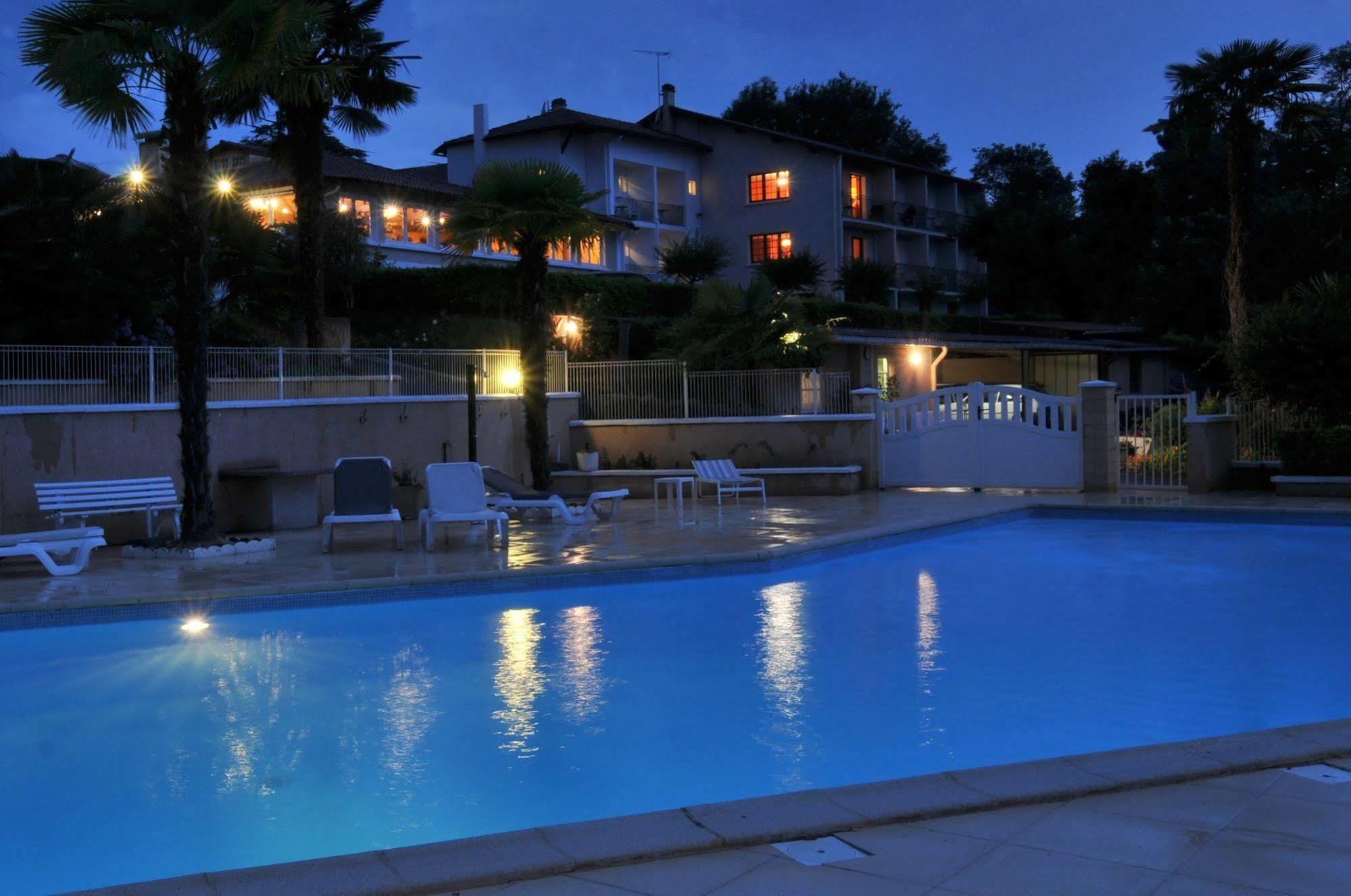 Aux Tauzins Hotel Montfort-en-Chalosse Exterior foto